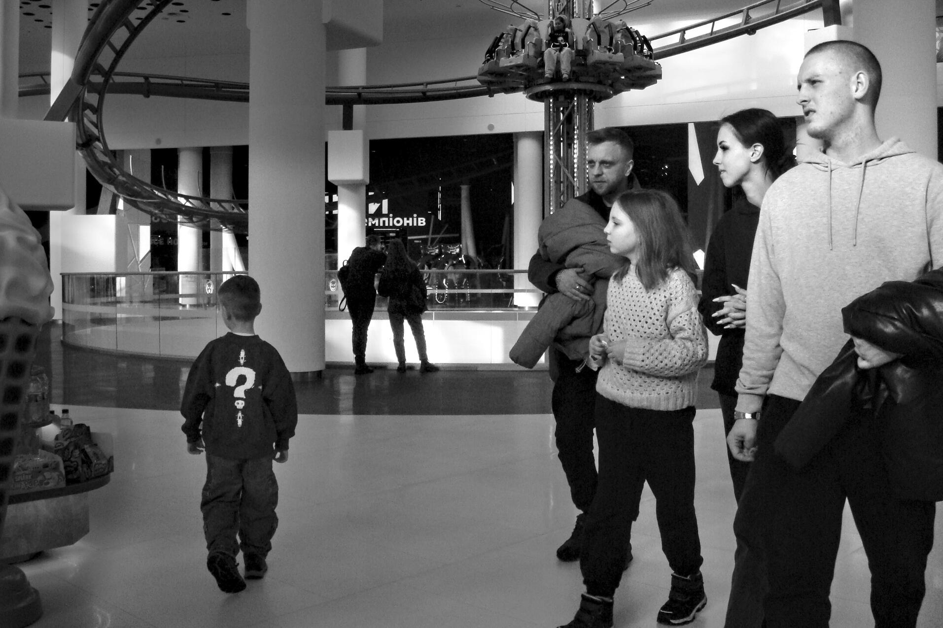 Doing some street type photography at the Republic trade center while it's crazy cold outside. Kyiv, Ukraine, February 2025. Shot on my Sony DSC-T100.